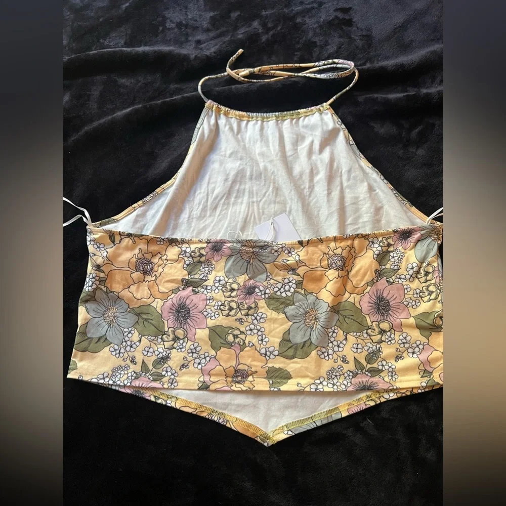 Villa yellow floral print halter top - Picture 7 of 9
